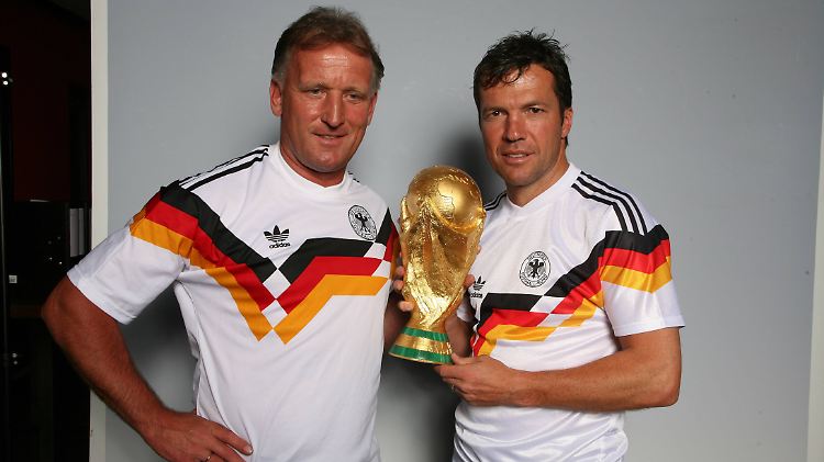 Andy Brehme und Lothar Matthäus - Weltmeister und Kumpels.