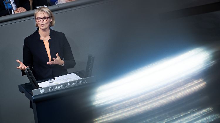 Karliczek: Einmischung der Wissenschaft ist wichtiger denn je.