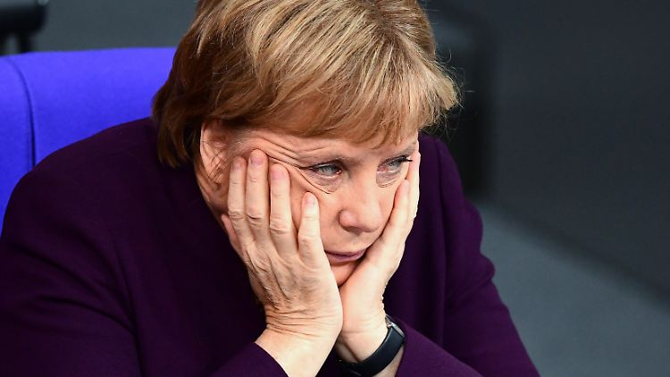 Manche Dinge gestalten sich zäh: Kanzlerin Merkel am Donnerstag im Bundestag.
