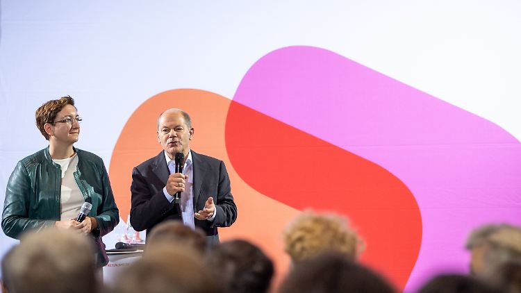 "Bei allen Unterschieden gemerkt, was uns eint": Olaf Scholz (r.) fand die Regionalkonferenzen super.