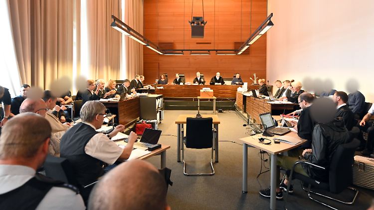 Der Vorsitzende Richter mahnte bereits nach Prozessbeginn zu Besonnenheit.