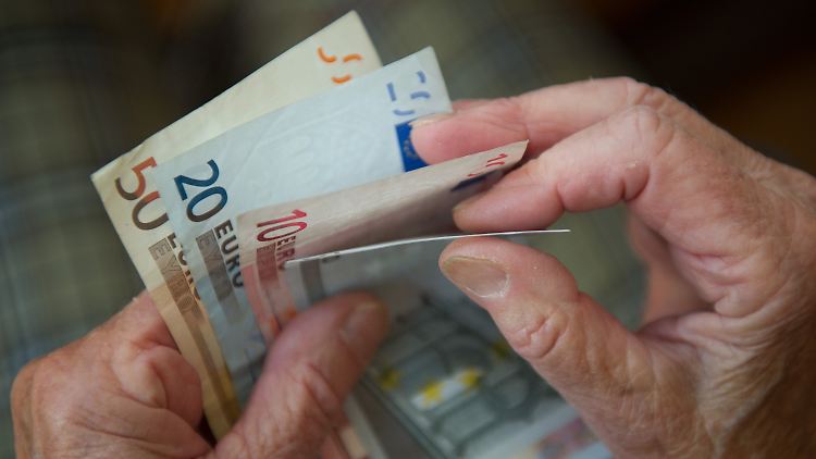 Geringverdiener mit mindestens 35 Beitragsjahren in der Rentenversicherung sollen ab 2021 einen Rentenaufschlag bekommen - wenn sich die Koalition einig wird.