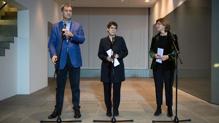 Wie lange noch? Die kommissarische SPD-Vorsitzende Malu Dreyer,  CDU-Chefin Annegret Kramp-Karrenbauer und CSU-Chef Markus Söder nach einer Sitzung des Koalitionsausschusses.