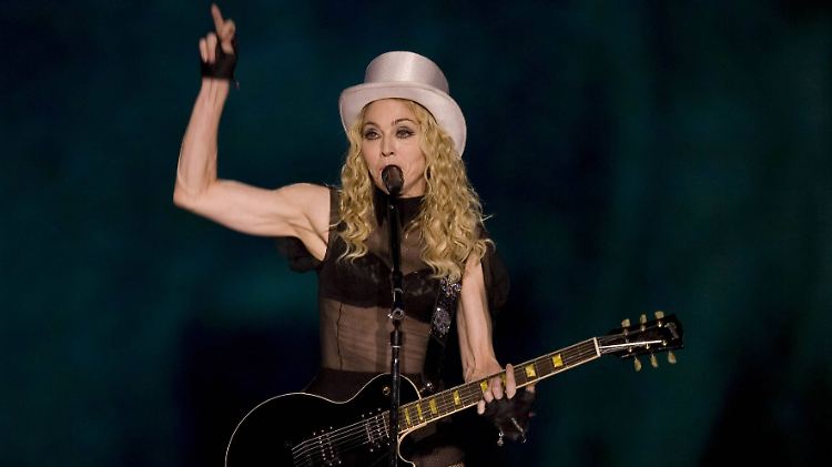 Madonna ist es egal, dass ihr Freund fast 34 jünger ist als sie selbst.