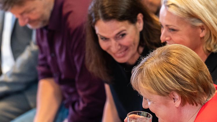 Im Juni waren Meckel und Will an der Seite von Habeck und Merkel zu sehen.