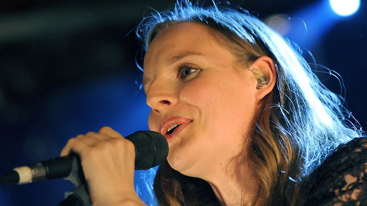 Mit Kind und Kegel auf Tour: Judith Holofernes.