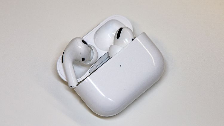 Die Form der Airpods Pro ist für einen guten Sitz ideal.