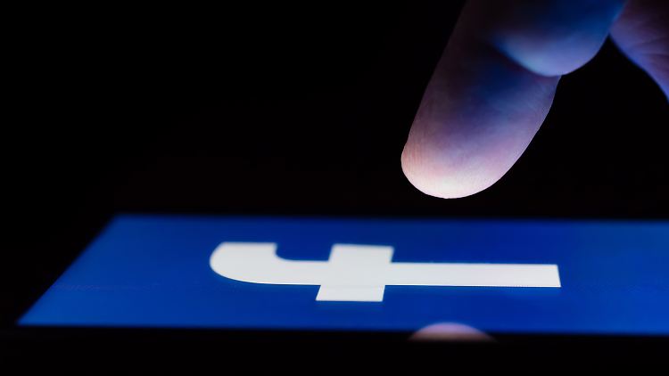 Auf manchen iPhones startet die Facebook-App im Hintergrund heimlich die Kamera. Ein Fehler?