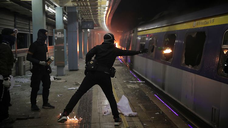Hongkong hatte zu Beginn der Woche zwei der gewaltsamsten Tage seit Ausbruch der Proteste vor mehr als fünf Monaten erlebt. 