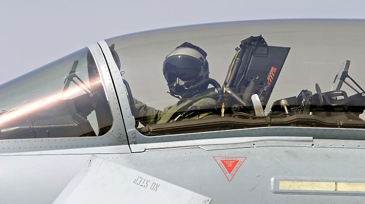 Hightech aus Deutschland: Blick auf die Cockpit-Kanzel eines Eurofighter-Kampfjets.
