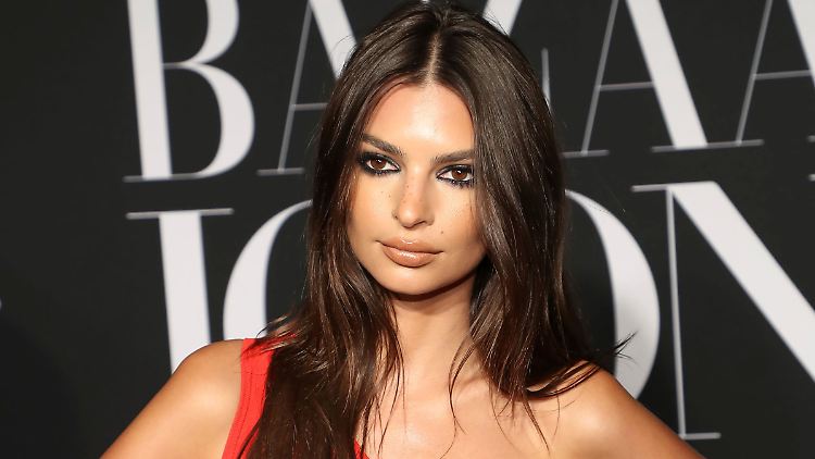 Emily Ratajkowski macht Mode - jetzt auch immer öfter für drüber.
