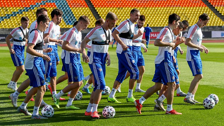 Die russische Fußball-Nationalmannschaft bereitet sich auf die Partie gegen Belgien vor.