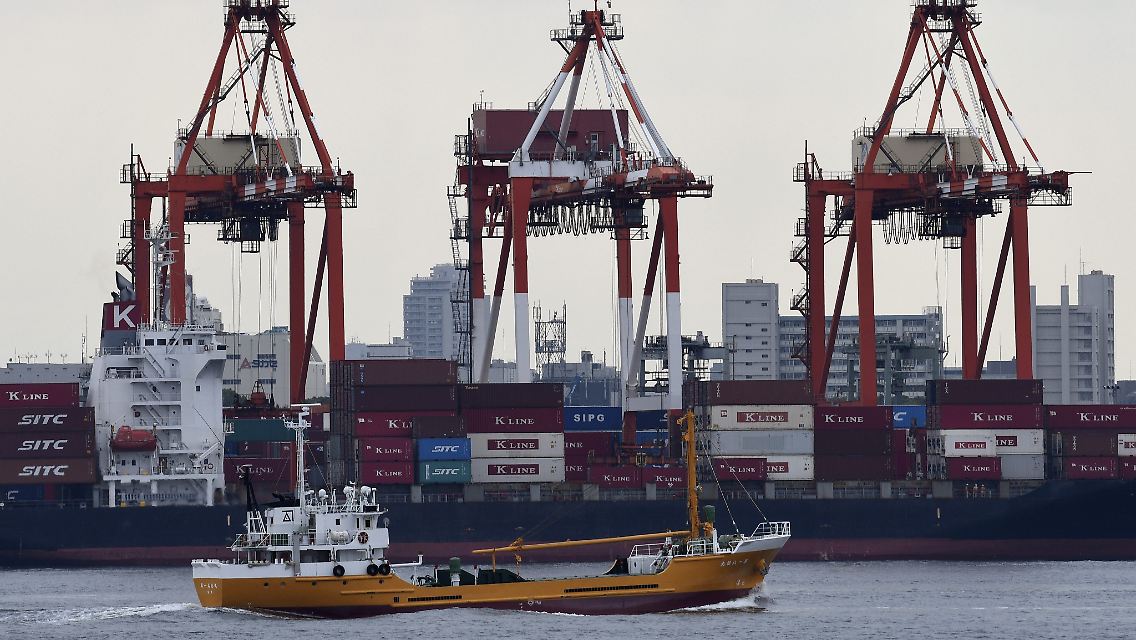 Relativ stabil waren dagegen die Geschäfte der Exportunternehmen mit China. Hier sank der Wert der Ausfuhren lediglich um 1,9 Prozent auf 1,13 Billionen Yen.