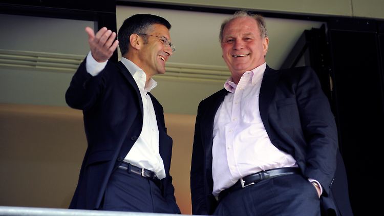 Herbert Hainer tritt beim FC Bayern in "riesige Fußspuren". Es sind die von Uli Hoeneß.