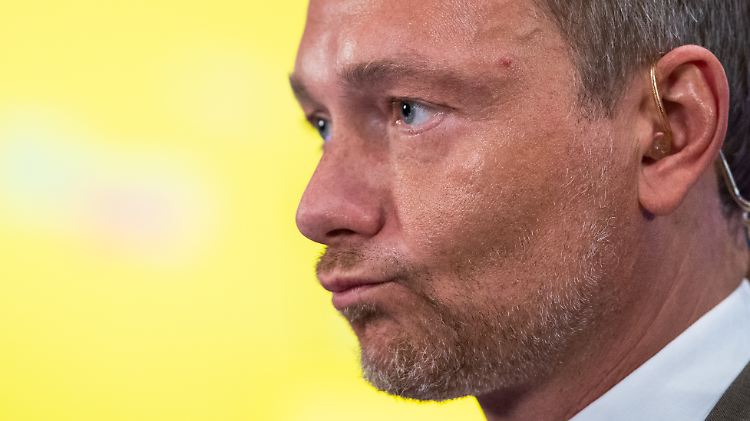 FDP-Chef hält den Soli für verfassungswidrig.