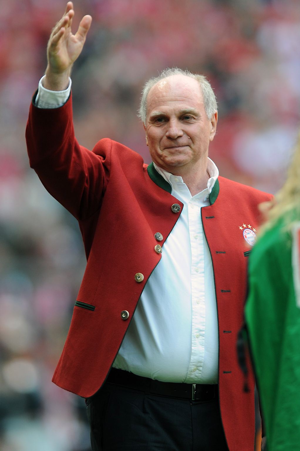 Uli Hoeneß wird 70! Die große, vielleicht die größte Bundesliga-Persönlichkeit hat mit dem FC Bayern, dem er mehr als 40 Jahre verbunden ist, ein Vermächtnis geschaffen. In Erinnerung bleibt der Macher aber auch wegen der vielen, vielen Bonmots, die er in die Fußballwelt brachte. 