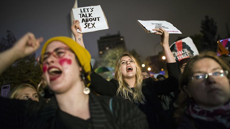 "Lassen Sie uns über Sex reden": Warschauer demonstrierten Mitte Oktober gegen ein Sexualkunde-Verbot, das die nationalkonservative Regierung verfolgt.