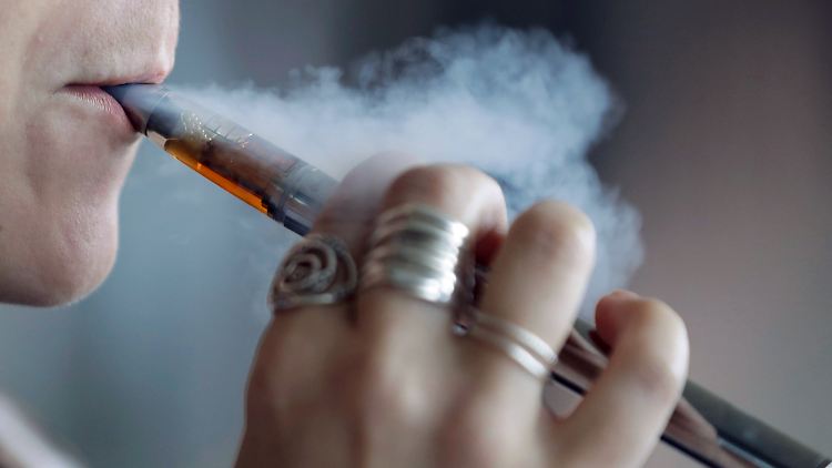 In Deutschland sind die Inhaltsstoffe für Liquids strenger reguliert als in den USA. 