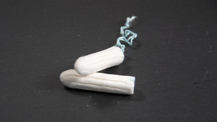 Kein "Luxus-Gut" mehr: Tampons und Binden werden nur noch mit 7, statt wie zuvor 19 Prozent besteuert.