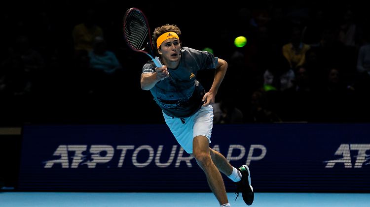 Der Titelverteidiger steht im Halbfinale: Alexander Zverev spielt bei den ATP Finals wieder groß auf.