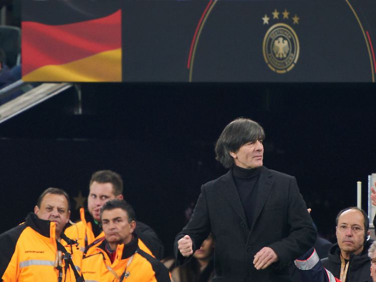 Jogi Löw führte seine Mannschaft zur EM 2020 - mit dem Spiel gegen Belarus dürfte er aber nicht wirklich zufrieden gewesen sein.