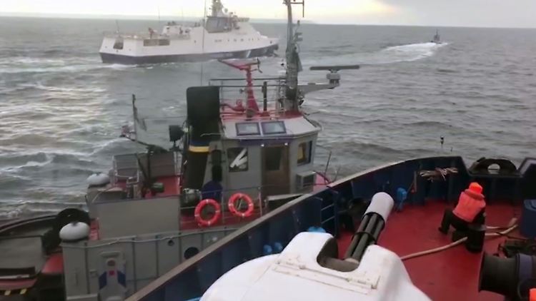 Ein Video zeigt den Vorfall zwischen der russischen Küstenwache und einem ukrainischen Marineboot.