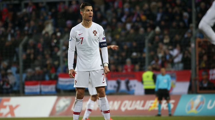 Cristiano Ronaldo in seiner klassischen Pose.