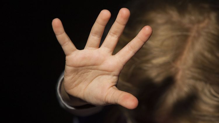Jede Woche sterben in Deutschland im Schnitt drei Kinder einen gewaltsamen Tod.