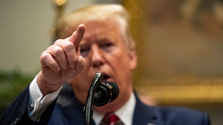 US-Präsident Trump wiederholt oft eingängige Begriffe - und erzielt damit einen psychologischen Effekt.