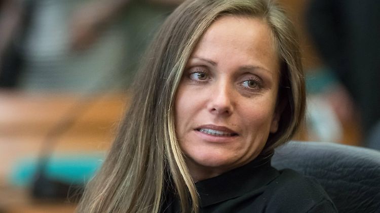 Ewig wird sich der Haftantritt für Schwesta Ewa nicht hinauszögern lassen.