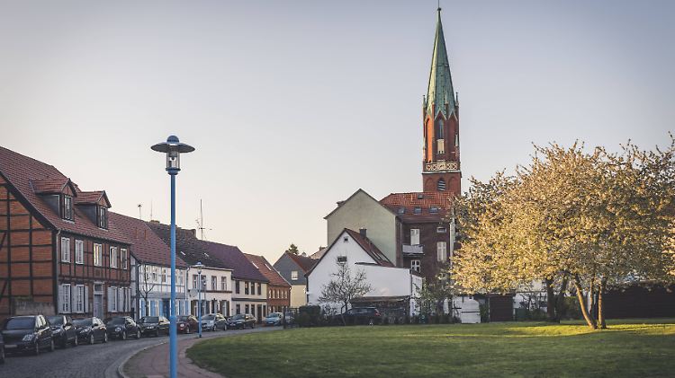 Fachwerkromantik und Backsteingotik: zwei Gesichter der Stadt auf einen Blick.