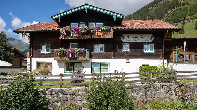 In der von der FPÖ als Bildungsinstitut genutzten Pension "Enzian" in Tirol lagerte die Partei Goldbarren.