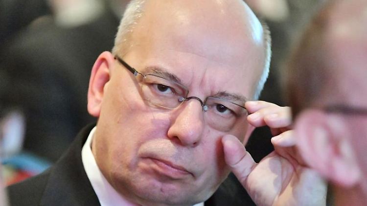 Der Bundesvorsitzende der Deutschen Polizeigewerkschaft, Rainer Wendt. Foto: Martin Schutt/dpa-Zentralbild/dpa