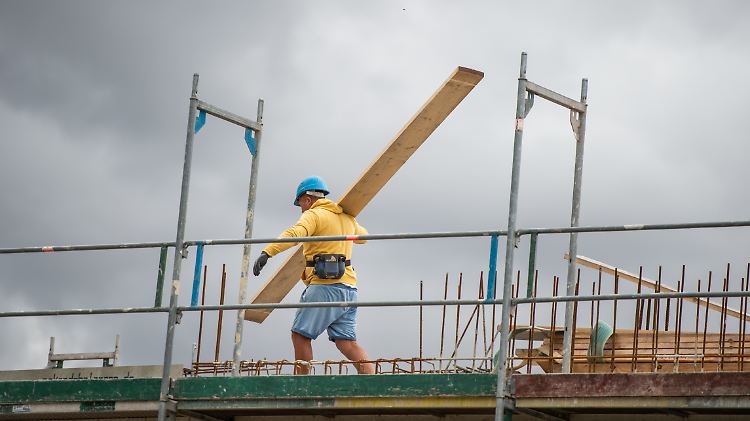 Es wird viel gebaut - doch in anderen Branchen sieht es derzeit weniger rosig aus.