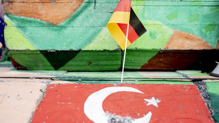 Deutsche Türken beklagen schon länger eine Bespitzelung durch den türkischen Geheimdienst.
