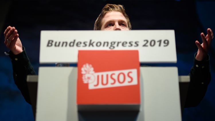 Neuanfang glaubwürdig mit Gesichtern unterfüttern: Kühnert auf dem Bundeskongress der Jusos.