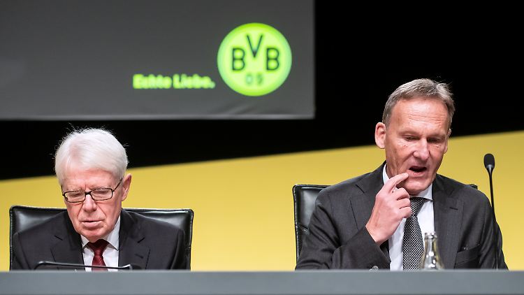 Bedient: BVB-Präsident Reinhard Rauball und Geschäftsführer Hans-Joachim Watzke (r.).