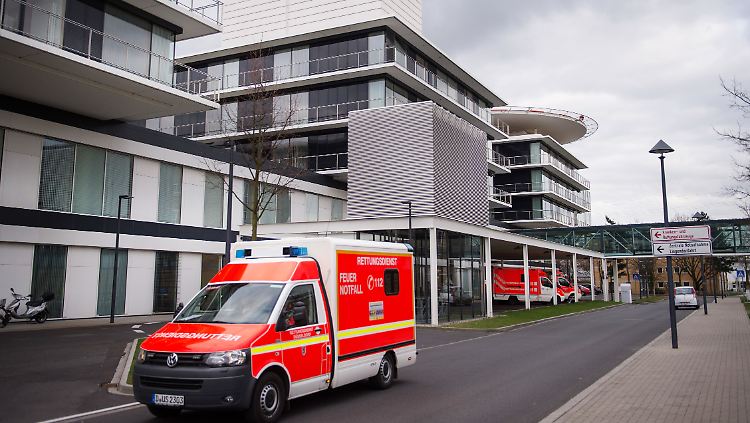 Eine Krankenschwester wird wohl verletzt.