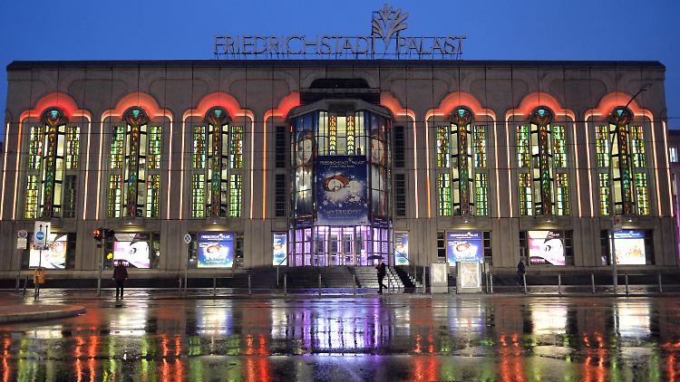 1984 wurde der neue Friedrichstadtpalast eröffnet.