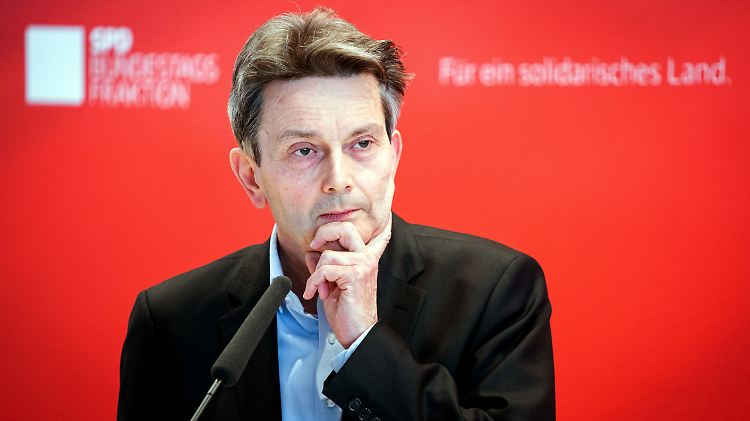 SPD-Fraktionschef Rolf Mützenich ist für eine Verschärfung der deutschen Rüstungsexporte.