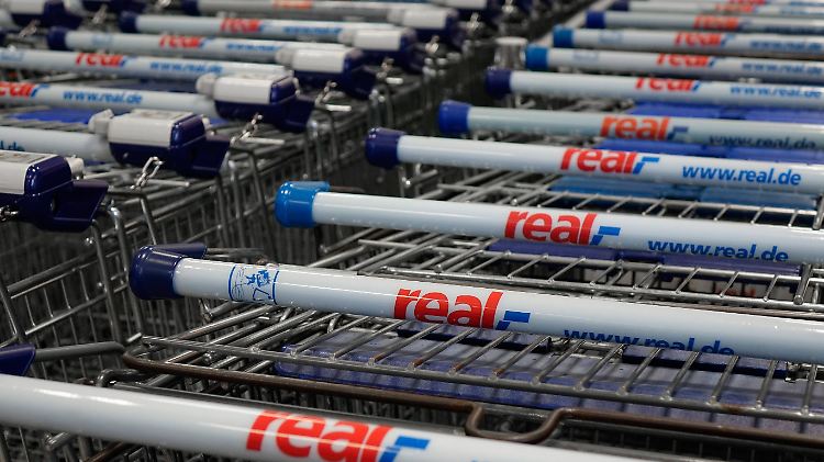 Das Bundeskartellamt nimmt die geplante Übernahme von Real-Standorten durch Edeka genauer unter die Lupe.