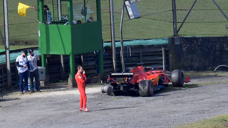 Wird er auch nächste Saison die Nummer eins bei Ferrari bleiben? Sebastian Vettel nach seinem Crash mit Teamkollege Charles Leclerc.