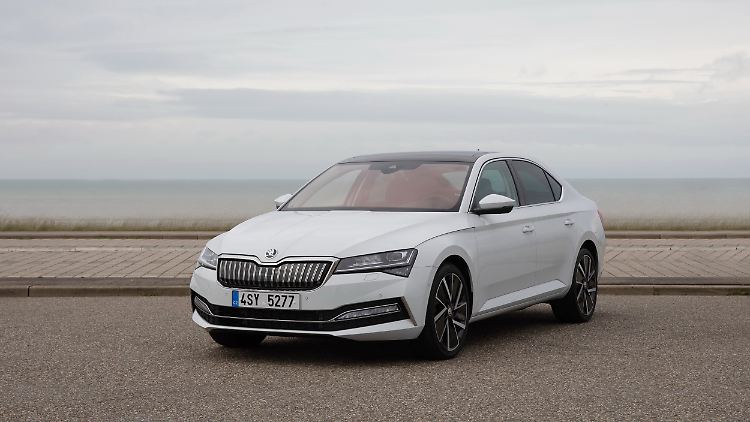 Das Skoda iV verfügt über eine 218 PS starke Kombination aus 1,5-Liter-Turbobenziner und Elektromotor.