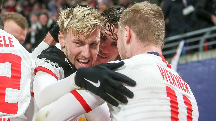 Leipziger Feierei. Und mittendrin: Emil Forsberg.