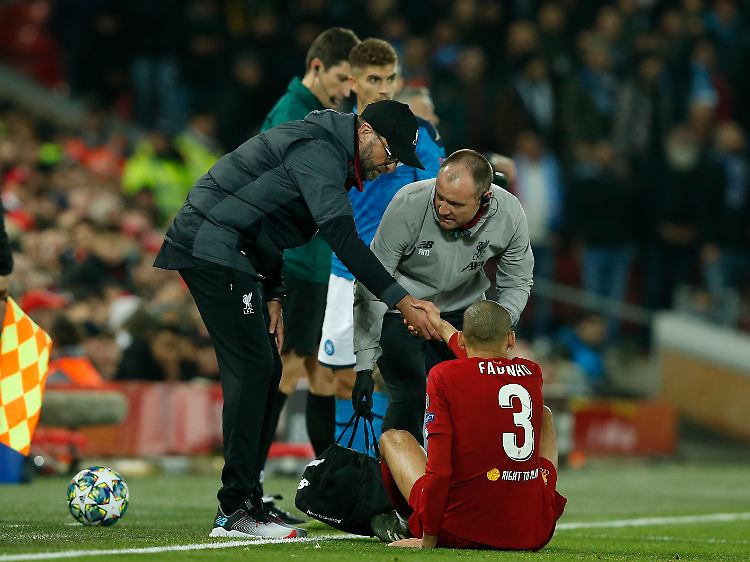 Der wohl bitterste Moment eines unglamourösen Abends: Fabinho kann nicht weitermachen.