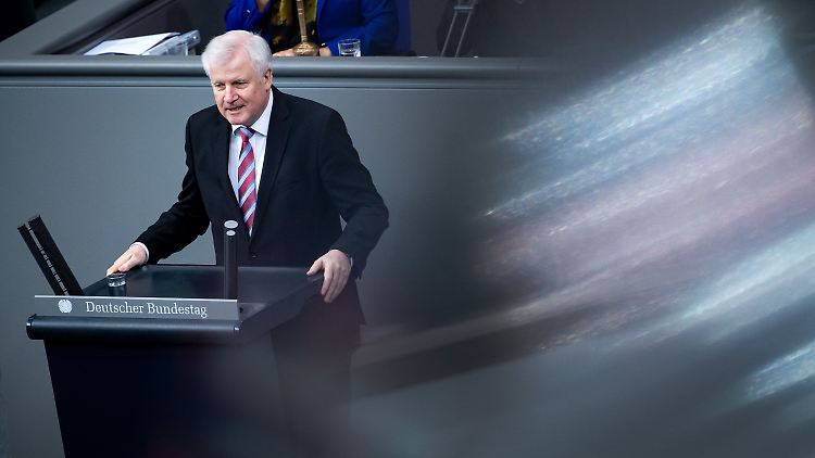 Stellt seine Pläne für die Neuorganisation der Sicherheitsbehörden vor: Horst Seehofer.