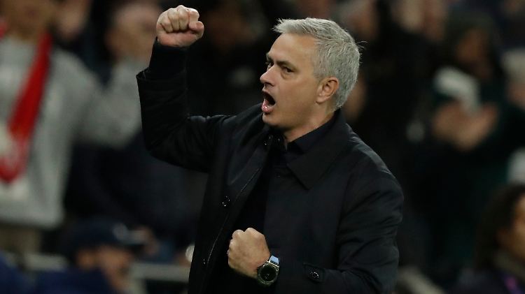 José Mourinho feierte auch dank Callum Hynes.