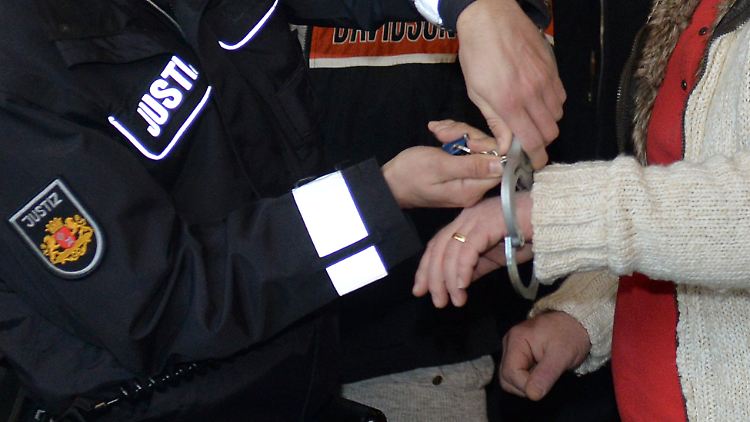 War Clanchef Miri wieder auf dem Weg nach Deutschland? In Istanbul wurde er abgefangen und in den Libanon zurückgeschickt.