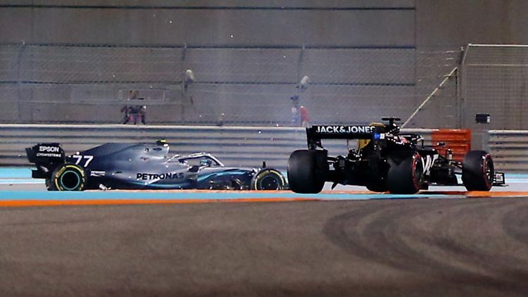 Valtteri Bottas versuchte zu überholen, doch Haas-Pilot Romain Grosjean ließ den Mercedes des Finnen nicht passieren.