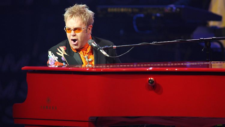 Gibt auf der Bühne alles: Elton John.